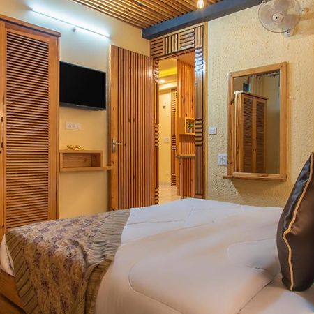 Host Jatin Kasauli Crest 7O1827O7O3 Apartamento Exterior foto