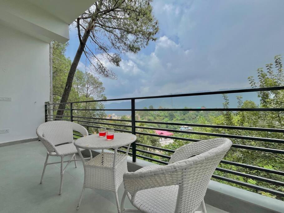 Host Jatin Kasauli Crest 7O1827O7O3 Apartamento Exterior foto