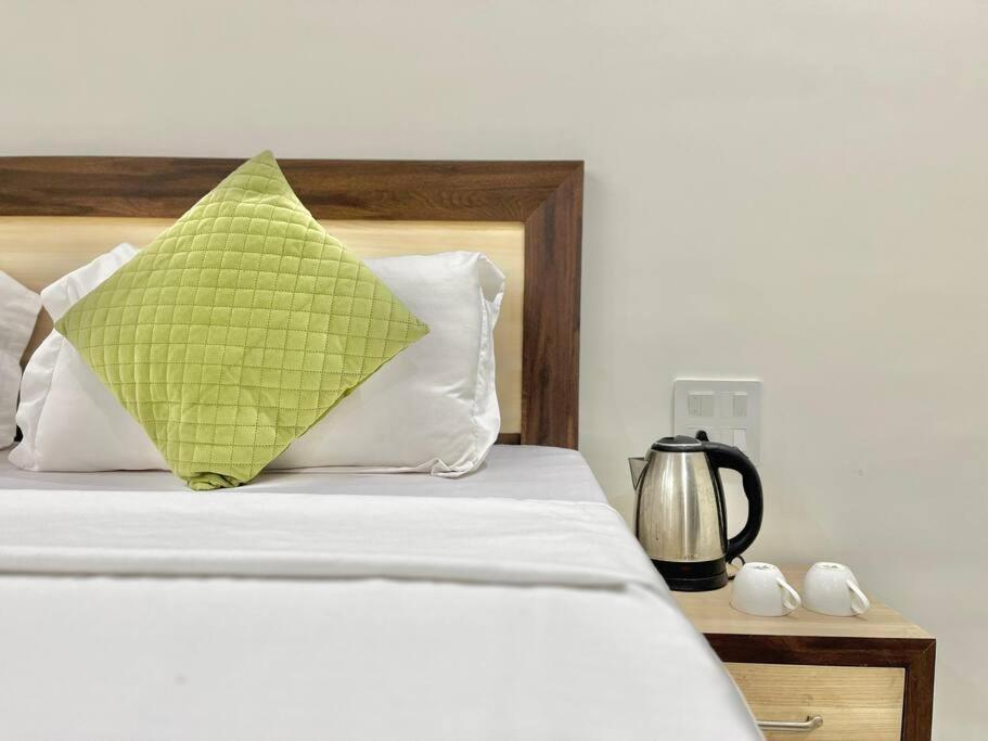Host Jatin Kasauli Crest 7O1827O7O3 Apartamento Exterior foto